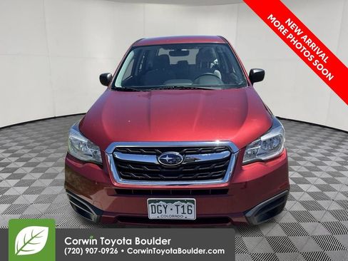 Used 2017 Subaru Forester 2.5i AWD/4WD image 2