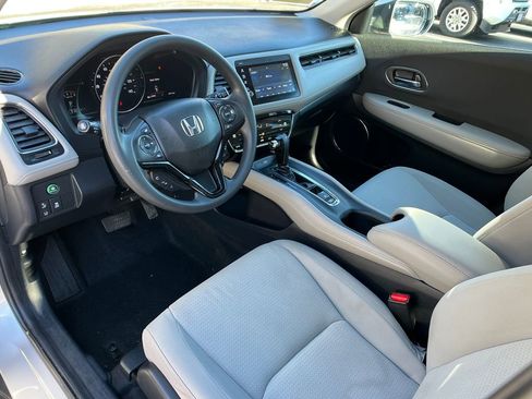 Used 2021 Honda HR-V EX image 9