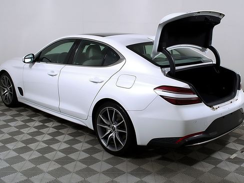 Used 2022 Genesis G70 2.0T w/ Prestige Package image 10