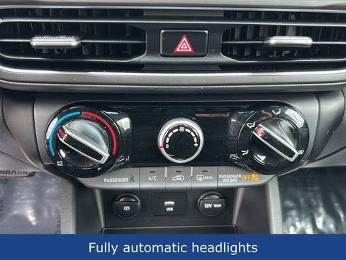 Used 2023 Hyundai Kona SEL AWD/4WD image 15