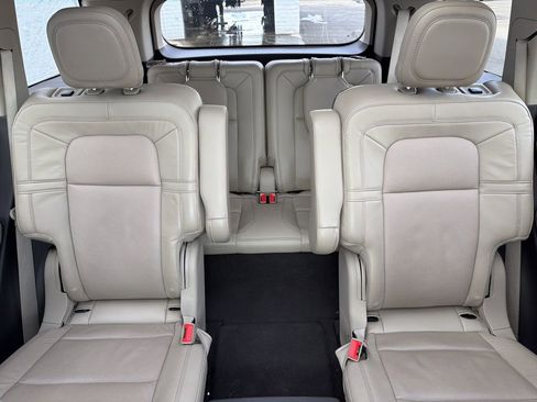 Used 2020 Lincoln Aviator Reserve w/ Equipment Group 201A image 15