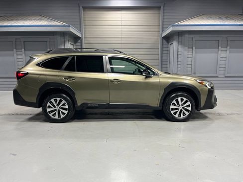 Used 2024 Subaru Outback Premium w/ Popular Package #1A AWD/4WD image 10