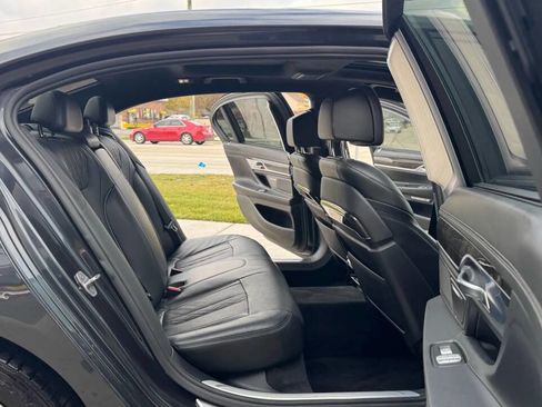 Used 2016 BMW 750i xDrive image 25
