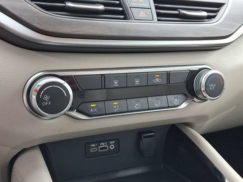 Certified 2023 Nissan Altima 2.5 SV FWD image 15