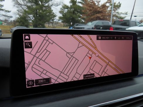 Used 2021 BMW 530i xDrive w/ Premium Package image 25