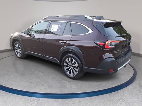 Used 2025 Subaru Outback Touring AWD/4WD image 7