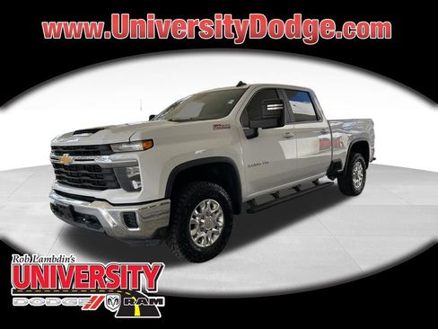 Used 2024 Chevrolet Silverado 2500 LT image 1
