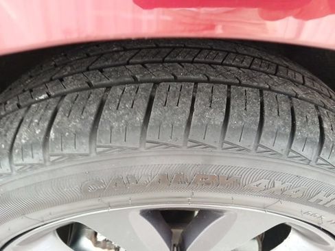 Used 2020 Chrysler Pacifica Touring-L Plus FWD image 17