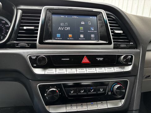 Used 2018 Hyundai Sonata SE image 3