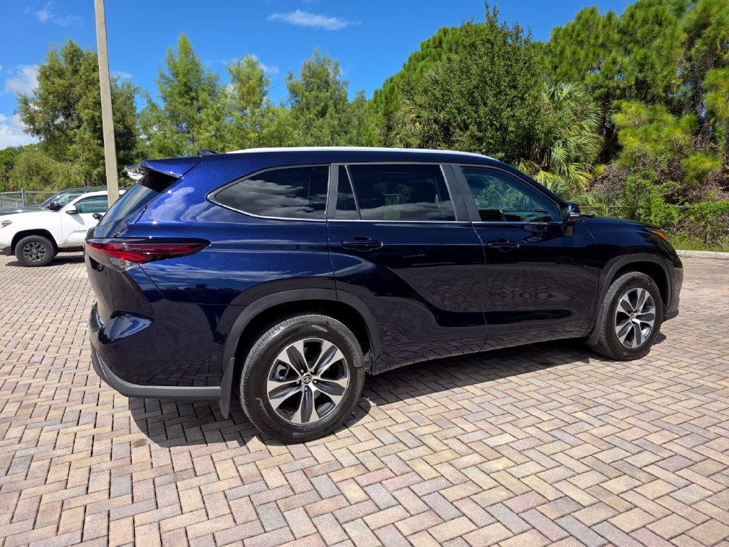 Certified 2026 Toyota Highlander XLE AWD/4WD image 11