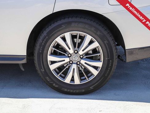 Used 2017 Nissan Pathfinder SV FWD image 11