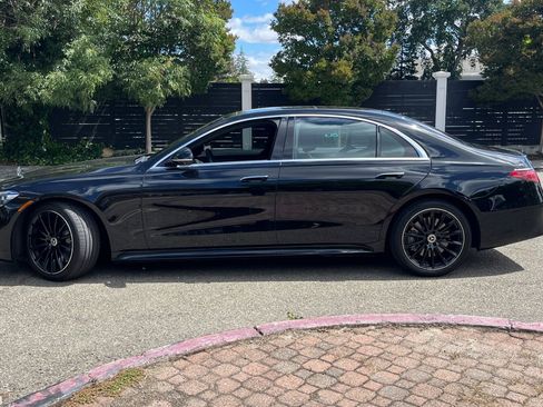 Used 2022 Mercedes-Benz S 500 4MATIC image 2