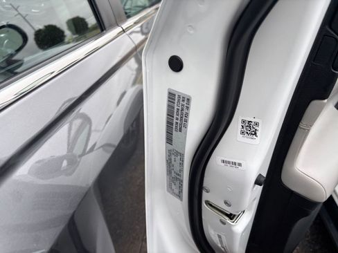 Used 2025 Jeep Compass Limited AWD/4WD image 30