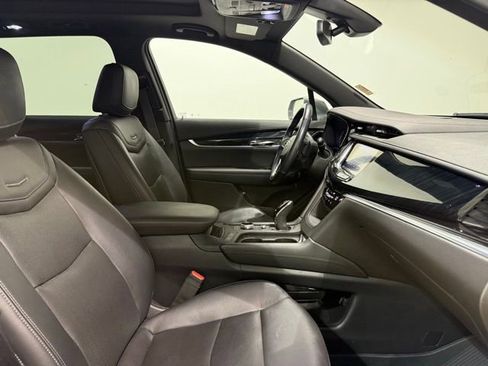 Used 2020 Cadillac XT6 Premium Luxury w/ LPO, Floor Liner Package FWD image 29