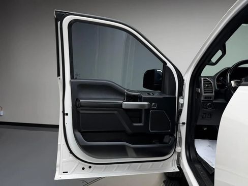 Used 2018 Ford F150 Platinum w/ Equipment Group 701A Luxury AWD/4WD image 25