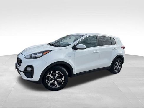 Used 2020 Kia Sportage LX image 2