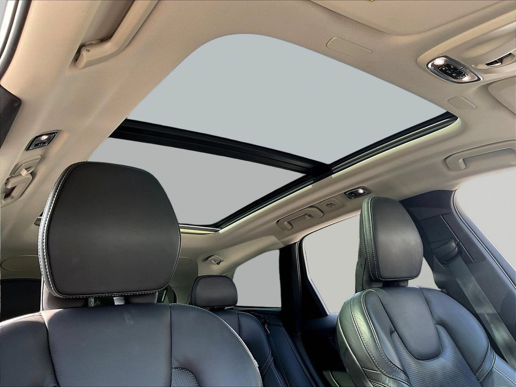 Used 2021 Volvo XC60 T5 Inscription w/ Protection Package Premier FWD image 24