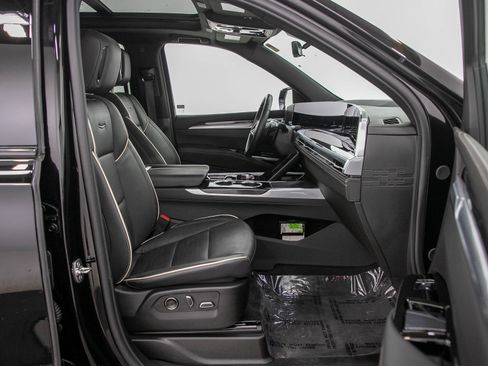 Used 2025 Cadillac Escalade Sport w/ Touring Package AWD/4WD image 11
