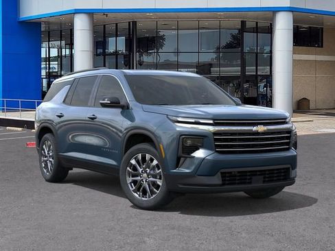 New 2026 Chevrolet Traverse LT w/ Sun and Wheel Package FWD image 7