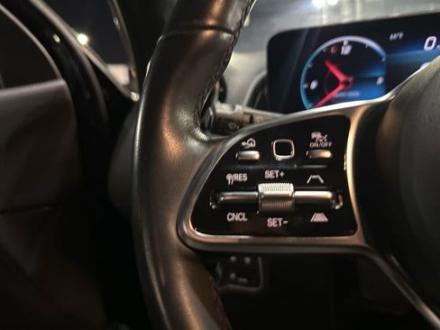 Used 2023 Mercedes-Benz GLB 250 4MATIC image 14