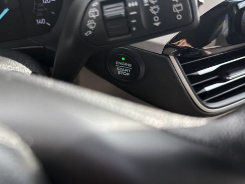 Used 2020 Ford Escape SE FWD image 15