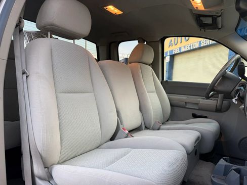Used 2007 GMC Sierra 2500 SLE w/ Z71 Off-Road Package AWD/4WD image 15