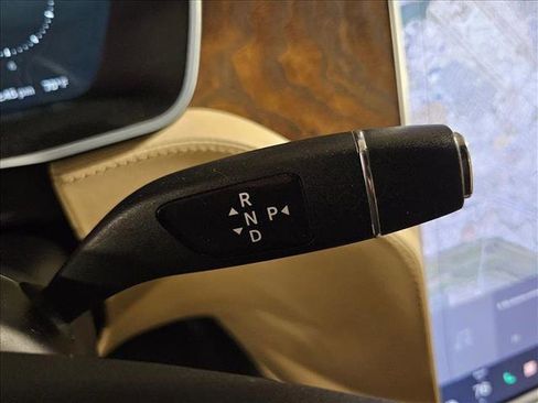 Used 2016 Tesla Model S 70 image 12