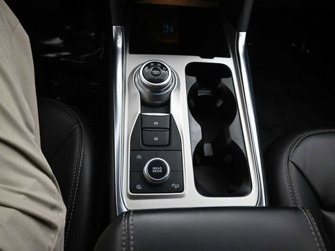 Used 2023 Ford Explorer XLT w/ Equipment Group 202A image 23