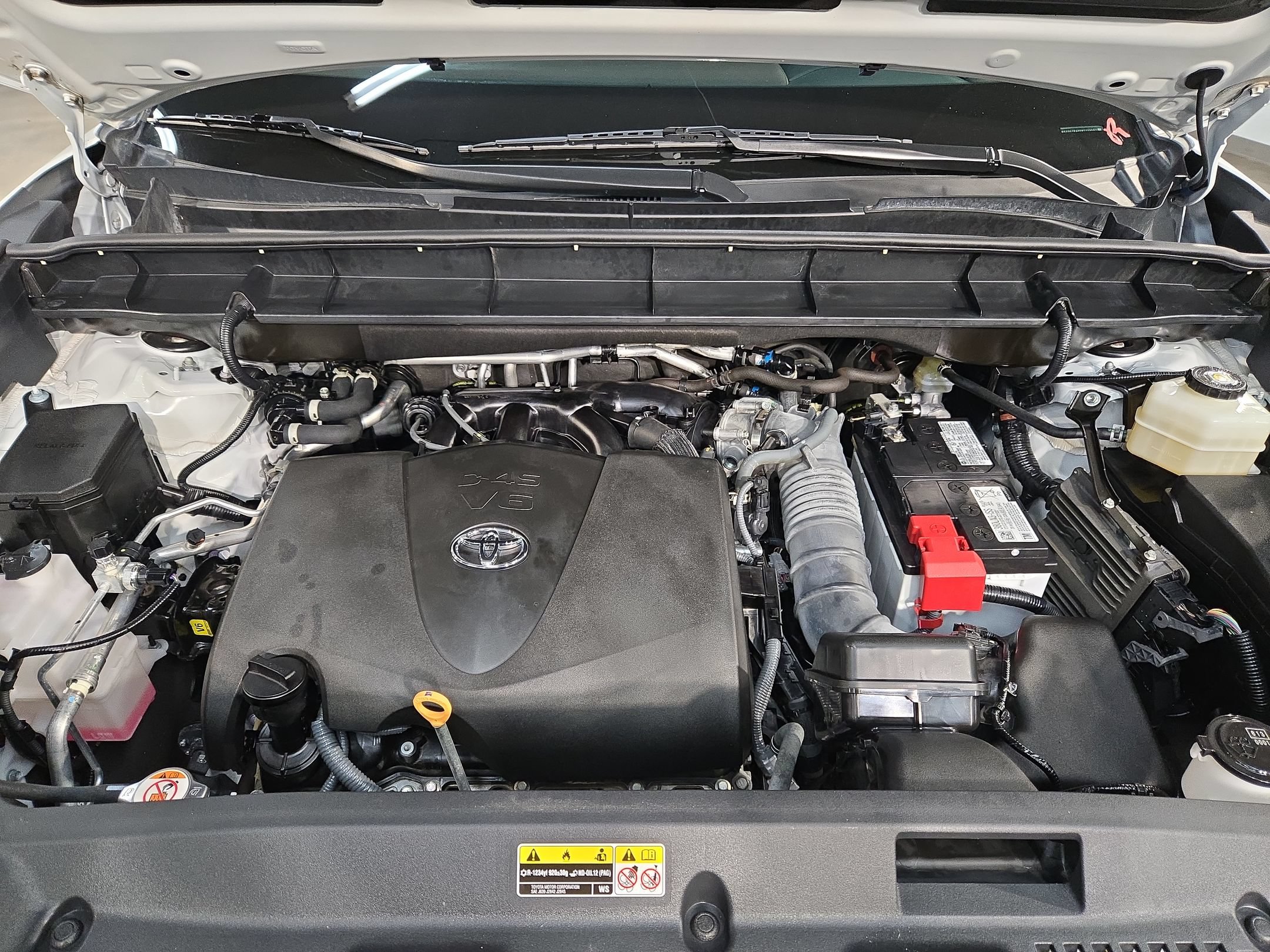 Used 2022 Toyota Highlander XLE FWD image 19
