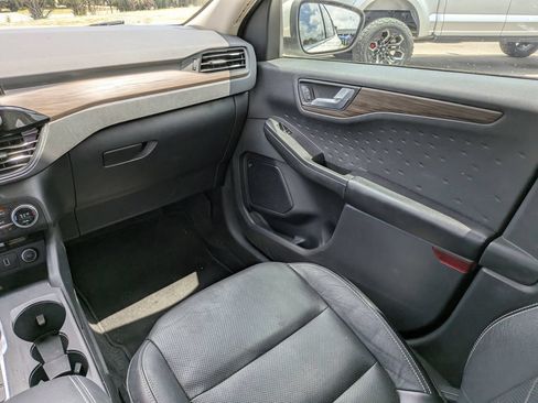 Certified 2020 Ford Escape Titanium w/ Titanium Premium Package 2.0 FWD image 16