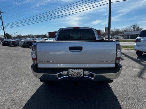 Used 2013 Toyota Tacoma 4x4 Access Cab V6 w/ SR5 Pkg image 6