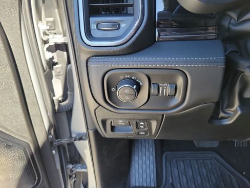 Certified 2025 RAM 1500 Limited AWD/4WD image 26