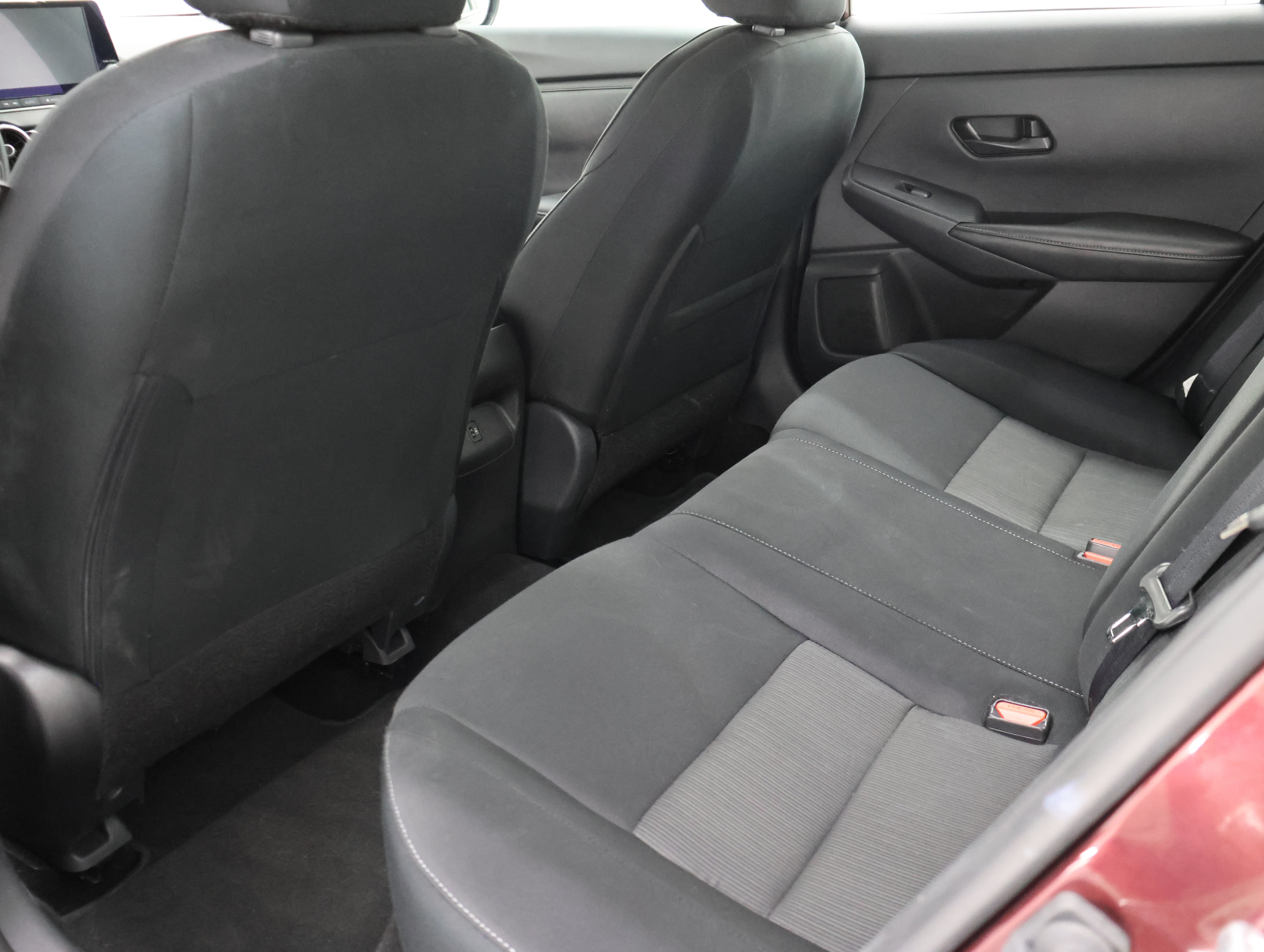 Used 2024 Nissan Sentra SV FWD image 9