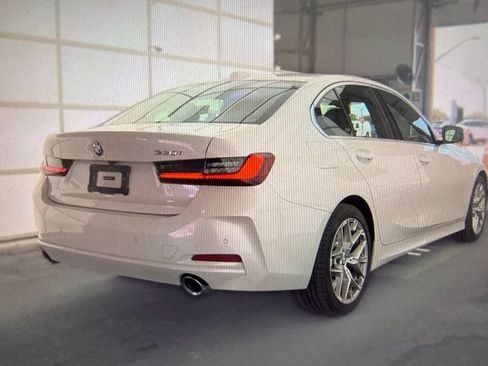 Used 2025 BMW 330i Sedan RWD image 3