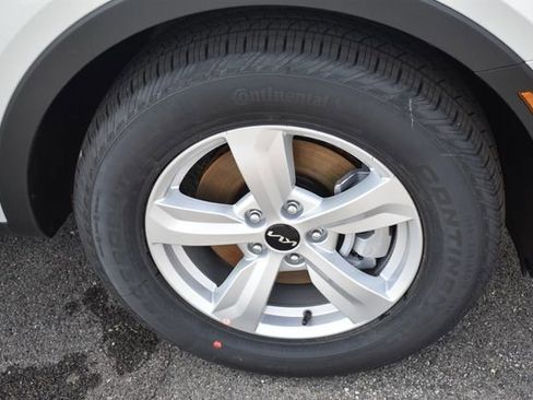 New 2026 Kia Sorento LX FWD image 12