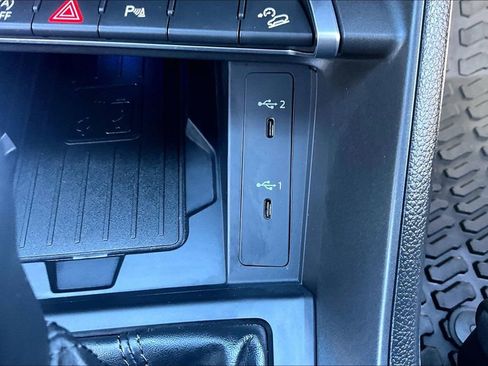 Used 2024 Audi Q3 2.0T Premium Plus image 33