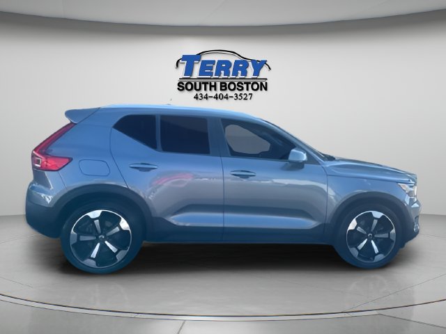 Used 2019 Volvo XC40 T5 Momentum AWD/4WD image 1