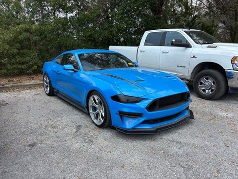 Used 2022 Ford Mustang Premium image 2