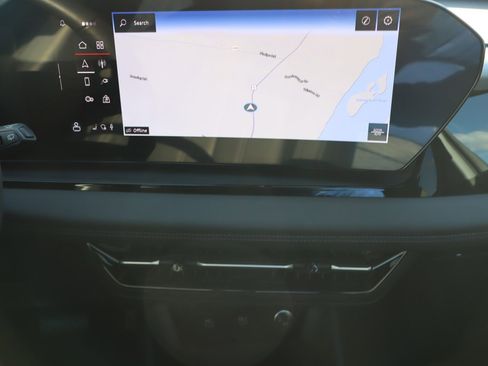 Used 2025 Audi Q6 e-tron Premium Plus image 11