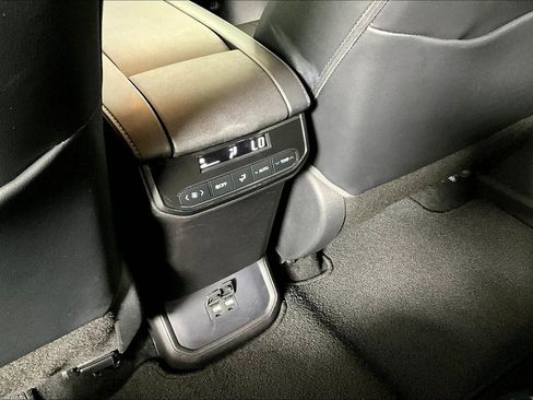 Used 2021 Toyota Highlander XSE image 34