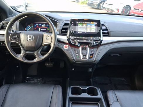 Used 2023 Honda Odyssey Sport image 10