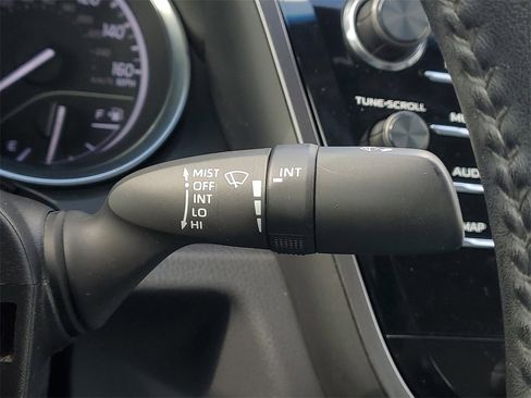 Used 2019 Toyota Camry SE image 20