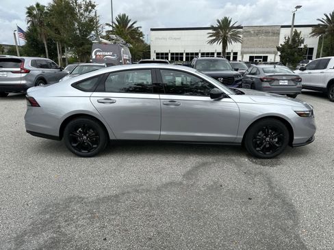 Used 2025 Honda Accord SE image 7