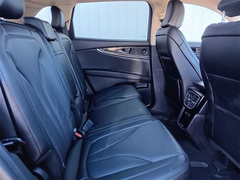 Used 2023 Lincoln Nautilus Reserve w/ Equipment Group 201A image 31