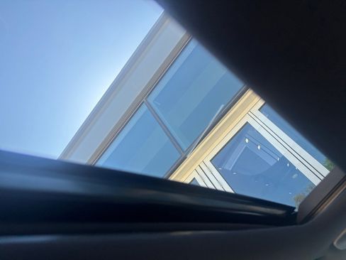 Used 2024 Genesis G70 3.3T Advanced image 17