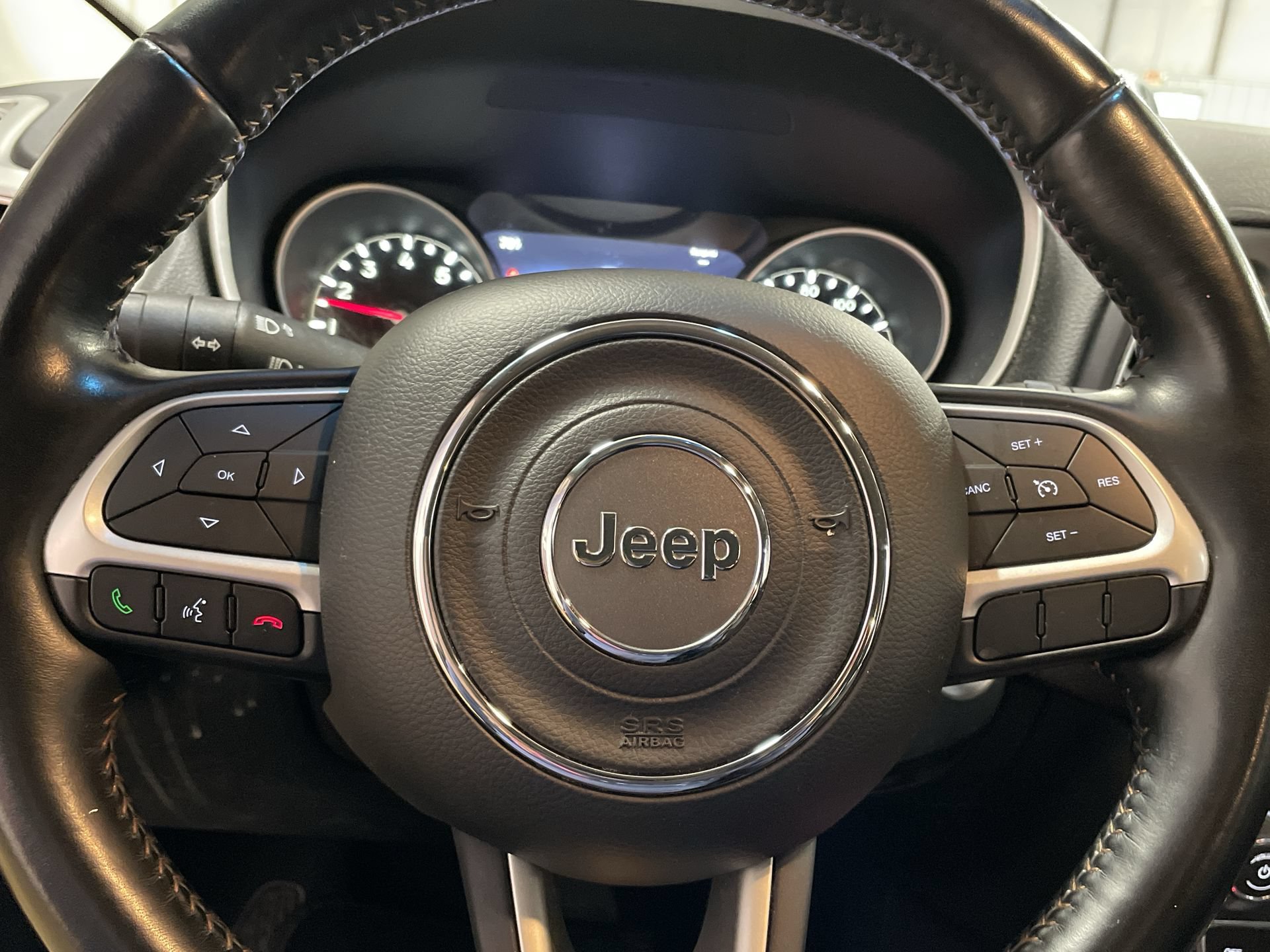Used 2021 Jeep Compass Latitude w/ Convenience Group FWD image 17