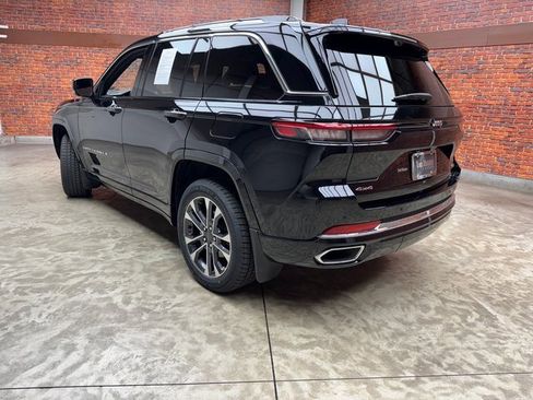 Used 2023 Jeep Grand Cherokee Overland w/ Luxury Tech Group IV image 3