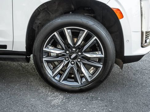 Used 2022 Cadillac Escalade Sport w/ Touring Package AWD/4WD image 4