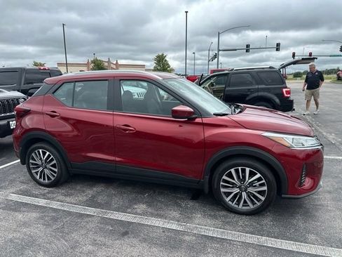 Used 2024 Nissan Kicks SV FWD image 6