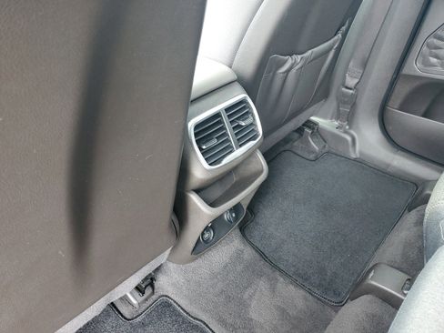 Used 2020 Hyundai Santa Fe SEL FWD image 13